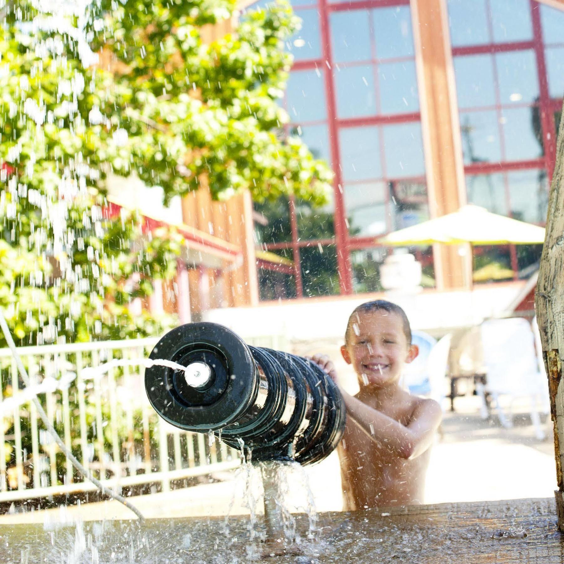 Grand Country Waterpark Resort Branson Exterior photo