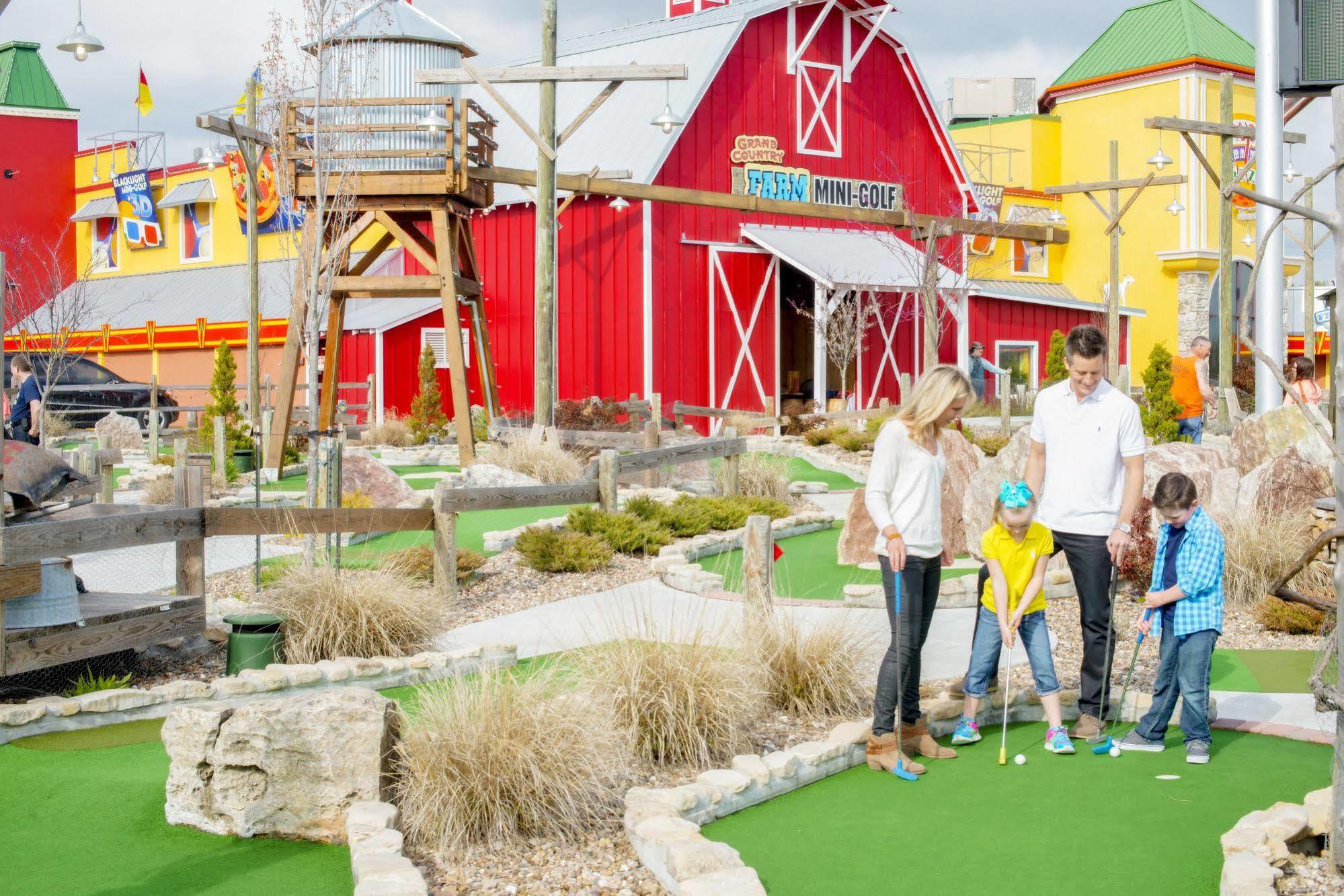 Grand Country Waterpark Resort Branson Exterior photo